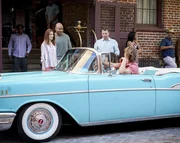 (v.l.n.r.) Joelle Taylor (Elizabeth Bogush); Sam Hanna (LL Cool J); G. Callen (Chris O'Donnell); Kensi Blye (Daniela Ruah); Marty Deeks (Eric Christian Olsen) (v.l.n.r.) Joelle Taylor (Elizabeth Bogush); Sam Hanna (LL Cool J); G. Callen (Chris O'Donnell); Kensi Blye (Daniela Ruah); Marty Deeks (Eric Christian Olsen)