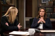 Detective Amanda Rollins (Kelli Giddish, l.), Lieutenant Olivia Benson (Mariska Hargitay)