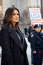 Lieutenant Olivia Benson (Mariska Hargitay)