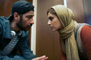 Der erste gemeinsame Einsatz von Alma (Hasti Mahdavifar, re.), Ali (Navid Mohammadzadeh, li.) und Morteza war erfolgreich; als Junkies getarnt konnten sie ihre Zielperson überführen. Der erste gemeinsame Einsatz von Alma (Hasti Mahdavifar, re.), Ali (Navid Mohammadzadeh, li.) und Morteza war erfolgreich; als Junkies getarnt konnten sie ihre Zielperson überführen.