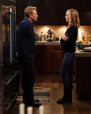 Dr. Owen Hunt (Kevin McKidd, l.); Dr. Teddy Altman (Kim Raver, r.) Dr. Owen Hunt (Kevin McKidd, l.); Dr. Teddy Altman (Kim Raver, r.)