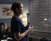 Dr. Meredith Grey (Ellen Pompeo) Dr. Meredith Grey (Ellen Pompeo)