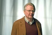Patrick Gates (Jon Voight)