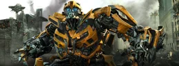 Die Decepticons kennen nach ihrer Niederlage durch die Autobots nur ein Ziel: Rache. Die Gelegenheit zur Vergeltung ergibt sich, als Shockwave zu neuem Leben erwacht. F&uuml;r Bumblebee (Bild) beginnt eine alles entscheidende Schlacht ...
