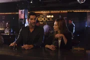 Eine Schie&szlig;erei bei einer Modenschau erscheint Lucifer (Tom Ellis, l.) als perfekter Fall f&uuml;r seine neue Verletzlichkeit und er wendet sich sogar an Lt. Monroe, um mit Chloe (Lauren German, r.) zusammen an dem Fall arbeiten zu d&uuml;rfen ...
