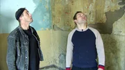 Lutz (re.) und sein Kumpel René (45) begutachten die alte Gaststätte von innen..Lutz (re.) und sein Kumpel RenĂ© (45) begutachten die alte Gaststätte von innen.. Lutz (re.) und sein Kumpel René (45) begutachten die alte Gaststätte von innen..Lutz (re.) und sein Kumpel RenĂ© (45) begutachten die alte Gaststätte von innen..