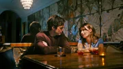 Noa (Daisy Edgar-Jones) ist fasziniert von Steve (Sebastian Stan); Noa (Daisy Edgar-Jones) ist fasziniert von Steve (Sebastian Stan)