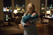 Adalind (Claire Coffee) und das Baby haben Unterschlupf gefunden. Doch dort sind sie nicht lange sicher...