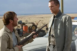 Bob Hanson (Dennis Quaid), Michael (Paul Bettany)