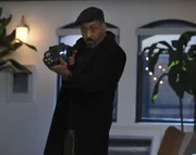 Joe West (Jesse L. Martin)