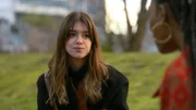 Noa (Daisy Edgar-Jones) ersz&auml;hlt ihrer Freundin Mollie (Andrea Bang) von ihrer neuen Bekanntschaft