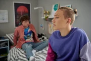 Noah (Philip Rüger, re.) ist sauer auf Colin (Johannes Degen, li) und bangt um die Zukunft von Hund Freddy. Noah (Philip Rüger, re.) ist sauer auf Colin (Johannes Degen, li) und bangt um die Zukunft von Hund Freddy.