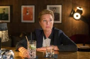 Frau Küppers (Saskia Fischer) ist tief enttäuscht: von ihrer vermeintlichen Freundin, aber auch von sich selbst. Frau Küppers (Saskia Fischer) ist tief enttäuscht: von ihrer vermeintlichen Freundin, aber auch von sich selbst.