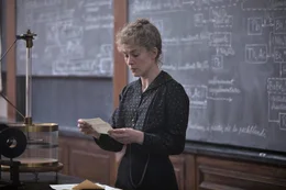 Marie Curie (Rosamund Pike)