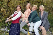 L-R: Julie (Adele Neuhauser), Sabine (Martina Poel), Maria (Brigitte Kren), Lola (Julia Stinshoff).