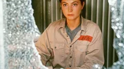 Von den anderen Frauen gedem&uuml;tigt und mit "Judas" gebrandmarkt, wei&szlig; Jule (Anke R&auml;hm) keinen Ausweg aus der schrecklichen Lage mehr und plant, sich das Leben zu nehmen.