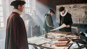 Ferdinand Magellan (Markus Klauk) studiert die Karten und Globen mit denen er den spanischen K&ouml;nig &uuml;berzeugen will. Es gibt eine Route durch spanische Hoheitsgew&auml;sser zu den lukrativen Gew&uuml;rzinseln und er wird sie finden.