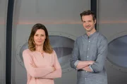 Künstliche Intelligenz übernimmt immer mehr Aufgaben im Alltag. Doch die Algorithmen der Programme können bestimmte Personengruppen unbemerkt benachteiligen. Wie das geschieht und was man tun muss, um das zu verändern, erklären Anja Reschke und Adrian Pflug in „Wissen vor acht – Zukunft“. Künstliche Intelligenz übernimmt immer mehr Aufgaben im Alltag. Doch die Algorithmen der Programme können bestimmte Personengruppen unbemerkt benachteiligen. Wie das geschieht und was man tun muss, um das zu verändern, erklären Anja Reschke und Adrian Pflug in „Wissen vor acht – Zukunft“.