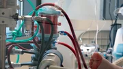 Die Lungenmaschine rettet Leben von Covid-19-Patienten.