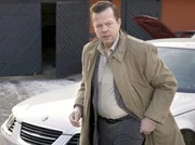 WDR Fernsehen MANKELLS WALLANDER - HEIMLICHE LIEBSCHAFTEN, Deutschland/Schweden 2006, Regie Stephan Apelgren, am Mittwoch (30.05.12) um 22:55 Uhr. Kommissar Wallander (Krister Henriksson) ermittelt in einer Wohngemeinschaft, in der zwielichtige Nichtstuer womöglich ein gemeinsam verübtes Verbrechen zu vertuschen versuchen. WDR Fernsehen MANKELLS WALLANDER - HEIMLICHE LIEBSCHAFTEN, Deutschland/Schweden 2006, Regie Stephan Apelgren, am Mittwoch (30.05.12) um 22:55 Uhr. Kommissar Wallander (Krister Henriksson) ermittelt in einer Wohngemeinschaft, in der zwielichtige Nichtstuer womöglich ein gemeinsam verübtes Verbrechen zu vertuschen versuchen.