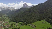 Alpine Landschaften wie die Dolomiten prägen den äußersten Norden Italiens. Alpine Landschaften wie die Dolomiten prägen den äußersten Norden Italiens.