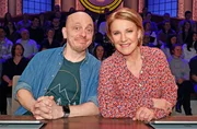 Rateteam-Kapit&auml;n Bernhard Ho&euml;cker (l.) mit Schauspielerin Mariele Millowitsch (r.).
