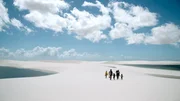 Durch die Wüste ans Meer: Fischerfamilie Meneses Garcia auf dem Weg zur Arbeit. Durch die Wüste ans Meer: Fischerfamilie Meneses Garcia auf dem Weg zur Arbeit.