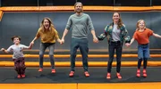 v.li.: Oscar (Thias Dertinger), Eva (Marie Burchard), Mads (Sebastian Str&ouml;bel), Ren&eacute; (Franziska Wulf) und Lola (Thurid Charlotte Funck).