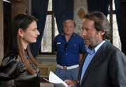 Commissario Brunetti und Sergente Vianello bekommen wieder einmal einen heißen Tipp von Signorina Elettra. Commissario Brunetti und Sergente Vianello bekommen wieder einmal einen heißen Tipp von Signorina Elettra.