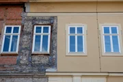 Das Neue Palais steht auf einer Torflinse. Die bewegt sich und das f&uuml;hrt zu Rissen im Geb&auml;ude. In den letzten Jahren wurde das Palais mit spezieller Technik gesichert, der S&uuml;d- und Mittelfl&uuml;gel saniert. Jetzt ist der Nordfl&uuml;gel dran, der ungeahnte Sch&auml;tze birgt.