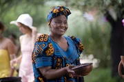 Nandi Nyembe spielt Idowu die gute Seele in der Buschklinik "Ärzte Weltweit" Nandi Nyembe spielt Idowu die gute Seele in der Buschklinik "Ärzte Weltweit"