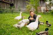 Auf dem Jaggala-Hof in Altenau bei Garmisch-Partenkirchen w&uuml;rde Ramona Bertl (27) ihre Landwirtschaft am liebsten wie vor 100 Jahren betreiben.