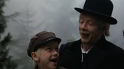Michel (Jan Ohlsson) und sein Vater (Allan Edwall) sind auf dem Weg zum Markt.