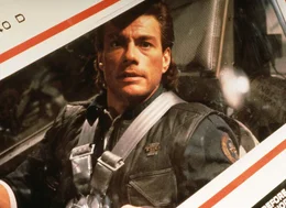 Max Walker (Jean-Claude Van Damme) entscheidet sich in die Vergangenheit zu reisen, um Senator McCombs Eingriffe in den Zeitenlauf r&uuml;ckg&auml;ngig zu machen.