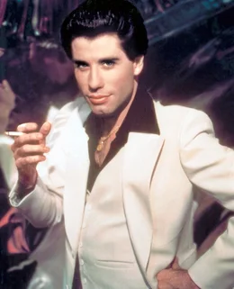 John Travolta als Tony Manero im Musicalfilm &bdquo;Saturday Night Fever&rdquo;