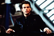 Ein Auftrag f&uuml;hrt Polizist Max ( Jean- Claude Van Damme) in die Vergangenheit. Er soll dort nach dem Rechten sehen.