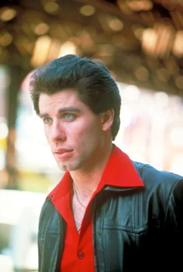 John Travolta als Tony Manero im Musicalfilm &bdquo;Saturday Night Fever&rdquo;