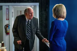 Zwischen der renommierten Moderatorin Gretchen Carlson (Nicole Kidman) und ihrem Boss bei Fox News, Roger Ailes (John Lithgow), kommt es immer wieder mal zu Meinungsverschiedenheiten.