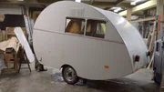 Das "Dübener Ei" ist einer der kleinsten Wohnwagen der Welt. Das "Dübener Ei" ist einer der kleinsten Wohnwagen der Welt.