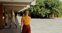 Mia Wasikowska (MS Novak).