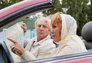 Susanne (Gaby Dohm) und Leo (G&uuml;nther Maria Halmer) m&uuml;ssen feststellen, dass das l&auml;ndliche Schweden auch mit Karte nicht so leicht zu &uuml;berschauen ist, wie gedacht...