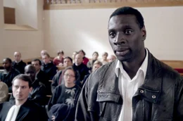 Der Film erz&auml;hlt die Geschichte von Samba (Omar Sy, vorne), der als senegalesischer Migrant ohne g&uuml;ltige Aufenthaltspapiere versucht, sich in Paris durchzuschlagen.