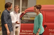 Vor Annalena spielt Hannes sich als Held auf. Von links: Hannes (Winfried Frey), Roland Bamberger (Horst Kummeth) und Annalena Brunner (Heidrun G&auml;rtner).