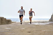 Peder (Matias Varela) und Bea (Julia Ragnarsson) verbringen viel Zeit zusammen auf Malta.