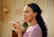 10 Uhr im Ersten. Samia (Dominique Siassia) bezweifelt, dass sie ihrem Vater Joshua jemals wieder vertrauen kann. 10 Uhr im Ersten. Samia (Dominique Siassia) bezweifelt, dass sie ihrem Vater Joshua jemals wieder vertrauen kann.