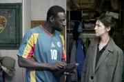 In der Beziehung zwischen Samba (Omar Sy) und Alice (Charlotte Gainsbourg) treffen zwei v&ouml;llig unterschiedliche Lebenswelten aufeinander.