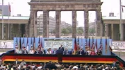 Das Jahr 1987 - Berlin feiert sein 750-jähriges Bestehen. In Kreuzberg kommt es am 1. Mai erstmals zu Krawallen. Und US-Präsident Reagan fordert bei seinem Berlin-Besuch, die Mauer einzureißen. Eine Berlin-Chronik der Superlative. Das Jahr 1987 - Berlin feiert sein 750-jähriges Bestehen. In Kreuzberg kommt es am 1. Mai erstmals zu Krawallen. Und US-Präsident Reagan fordert bei seinem Berlin-Besuch, die Mauer einzureißen. Eine Berlin-Chronik der Superlative.