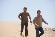 Gabriel (Clive Standen, l.) und Lukas (Hannes Jaenicke) versuchen gemeinsam, den entführten Zack zu retten. Gabriel (Clive Standen, l.) und Lukas (Hannes Jaenicke) versuchen gemeinsam, den entführten Zack zu retten.