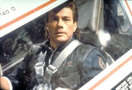 Max Walker (Jean-Claude van Damme) ist ein Timecop.