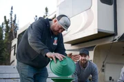 Rick Ness sifting Rick Ness sifting